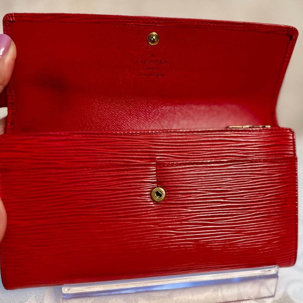 AUTHENTIC Louis Vuitton Red Epi Leather Wallet - Picture 3 of 11